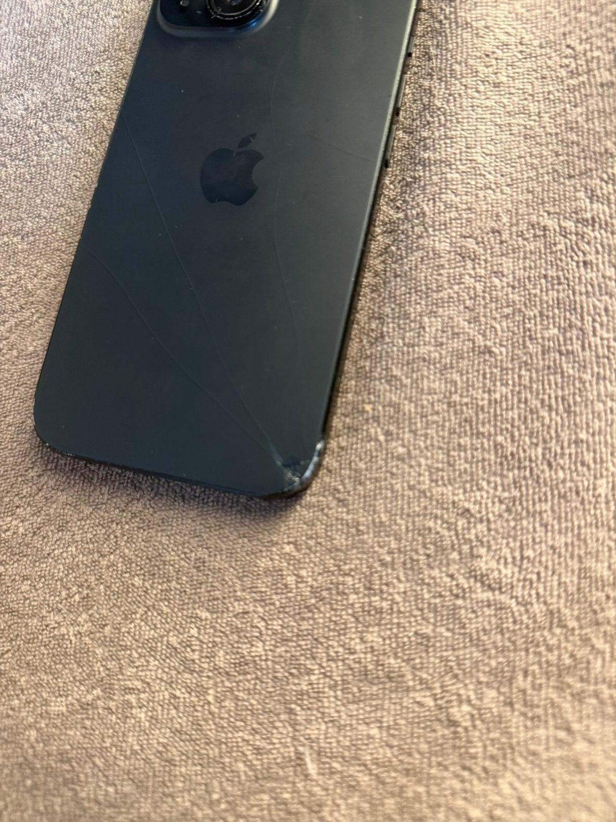 Foto 4 van Iphone 15 265 gb