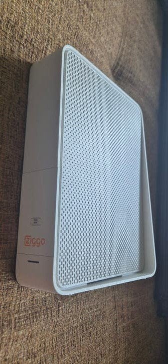 Ziggo Connectbox Router met modem - Wit, Ophalen of Verzenden, Gebruikt, Router met modem, Ziggo