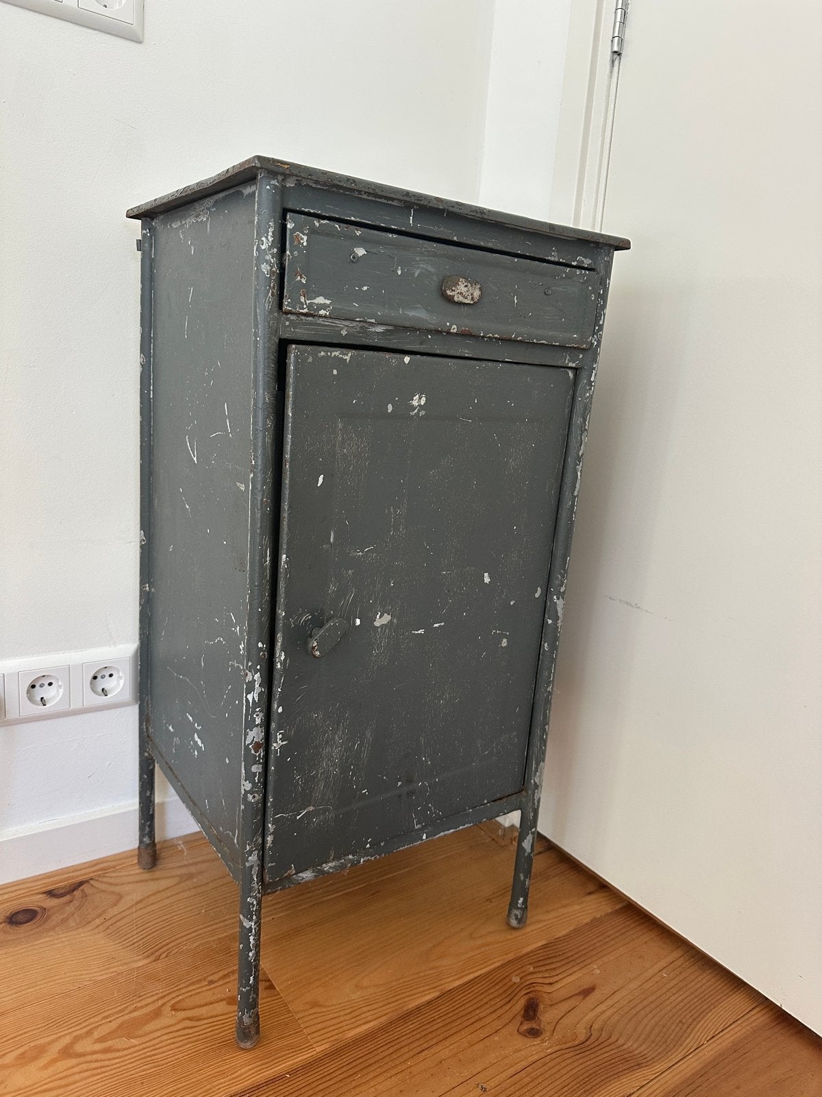 Vintage ziekenhuis kastje - industrieel design, Antiek en Kunst, Ophalen
