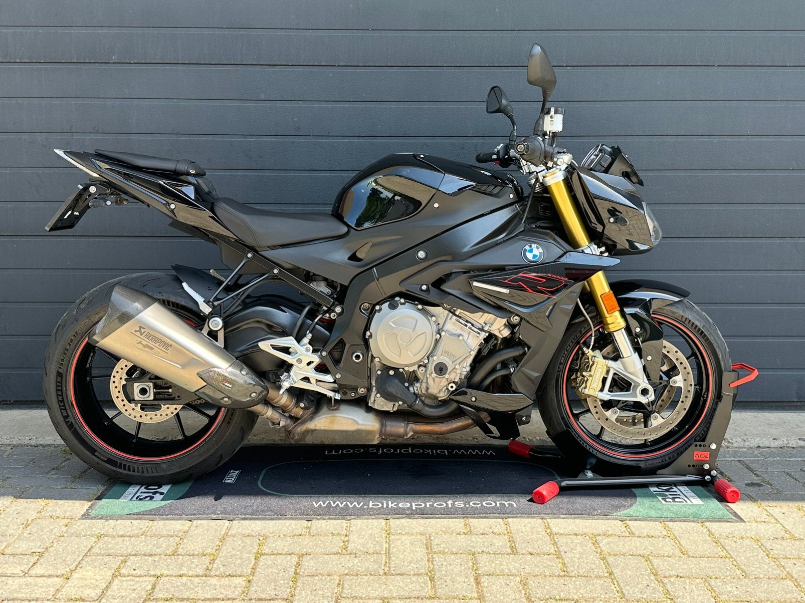 BMW S1000R 2019 | 39.718 km | Akrapovic, Motoren, Occasion, 4 cilinders, Motorrijbewijs A, Handvatverwarming