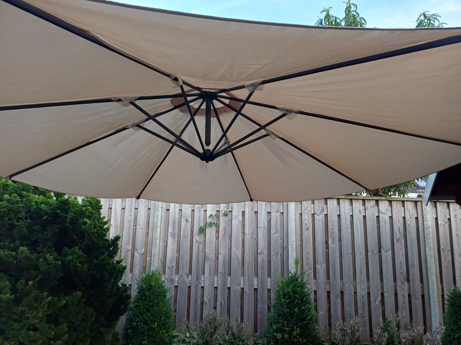 zweefparasol, Ophalen, Zo goed als nieuw, Zweefparasol
