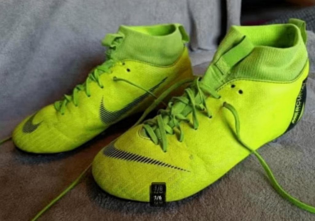 Nike mercurial voetbalschoenen maat 36,5 (23,5cm), Sport en Fitness, Voetbal, Gebruikt, Maat XS of kleiner, Schoenen, Ophalen of Verzenden