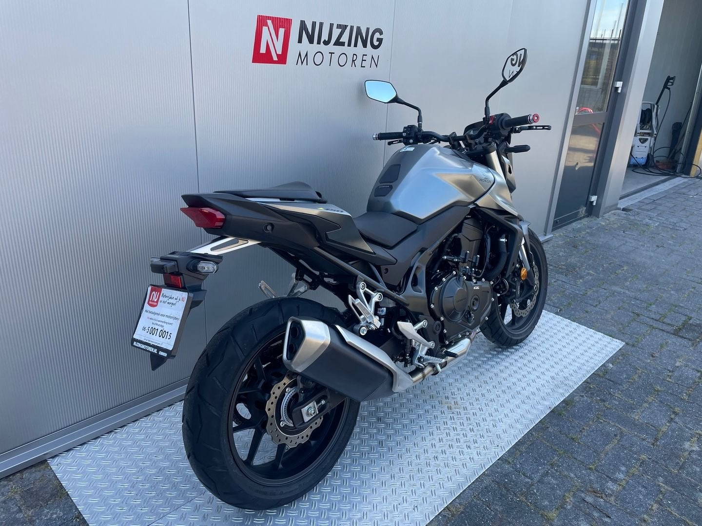 HONDA CB 750 HORNET (bj 2023), Motoren, 2 cilinders, HONDA, Bedrijf, Onbekend