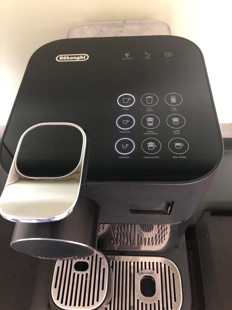 De'Longhi Nespresso Gran Lattissima - Koffiezetapparaat, Gebruikt, Koffiemachine, Ophalen of Verzenden, 2 tot 4 kopjes