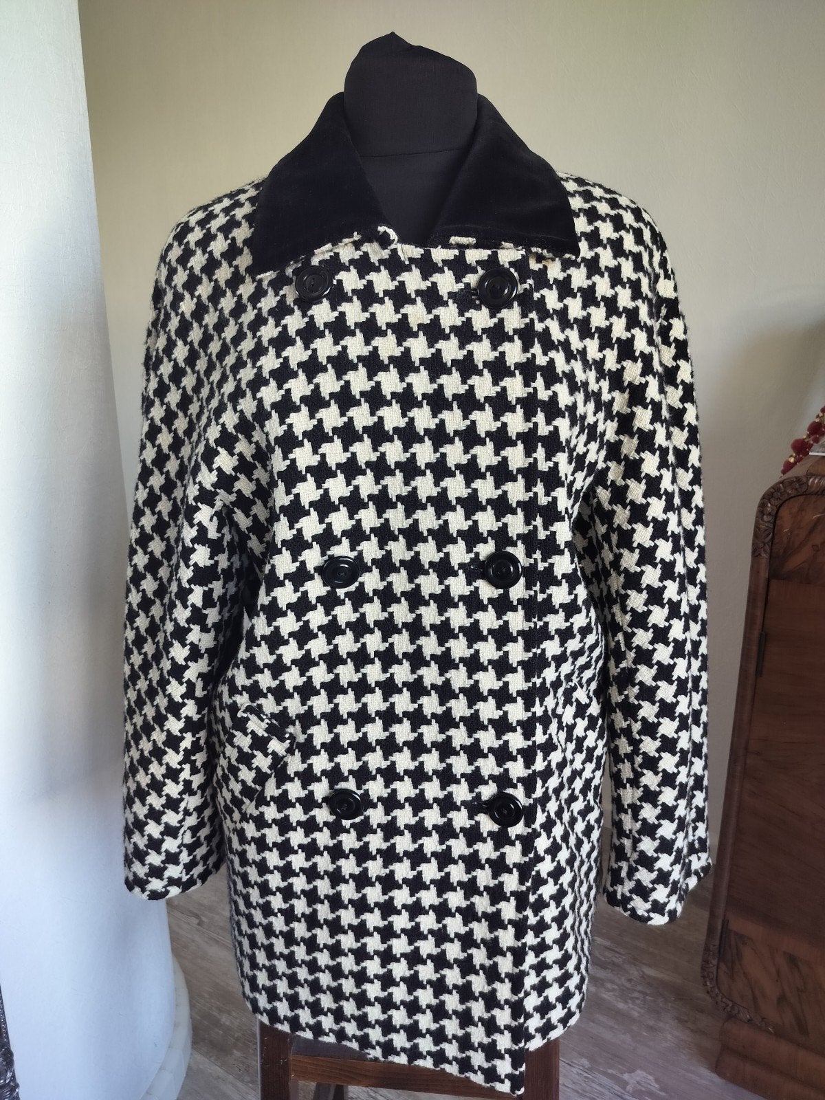 Vintage wollen jas. Pied de Poule, Kleding | Dames, Jassen | Winter, Ophalen of Verzenden, Zo goed als nieuw, Maat 38/40 (M), Zwart