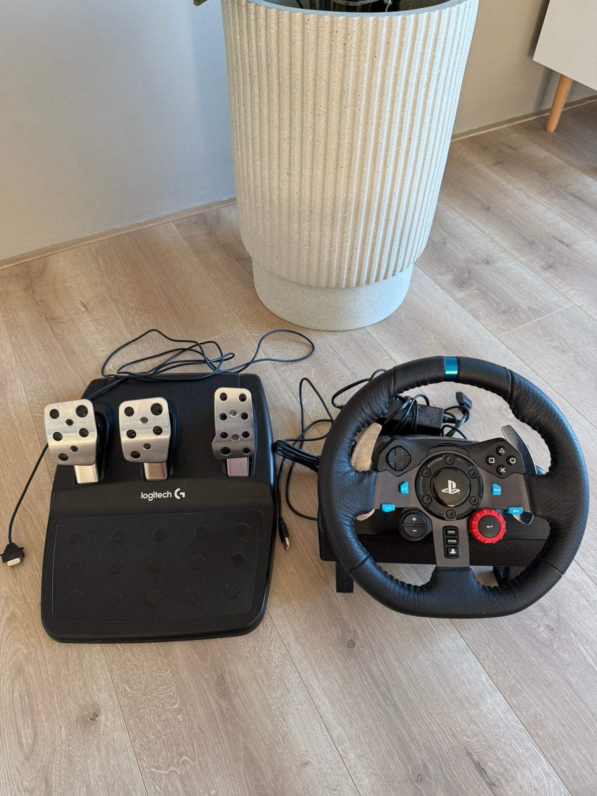Race Stuur - Logitech G29 - Gaming Stuur PS4/5 PC + Pedalen, Ophalen, Zo goed als nieuw, Stuur of Pedalen, PlayStation 4