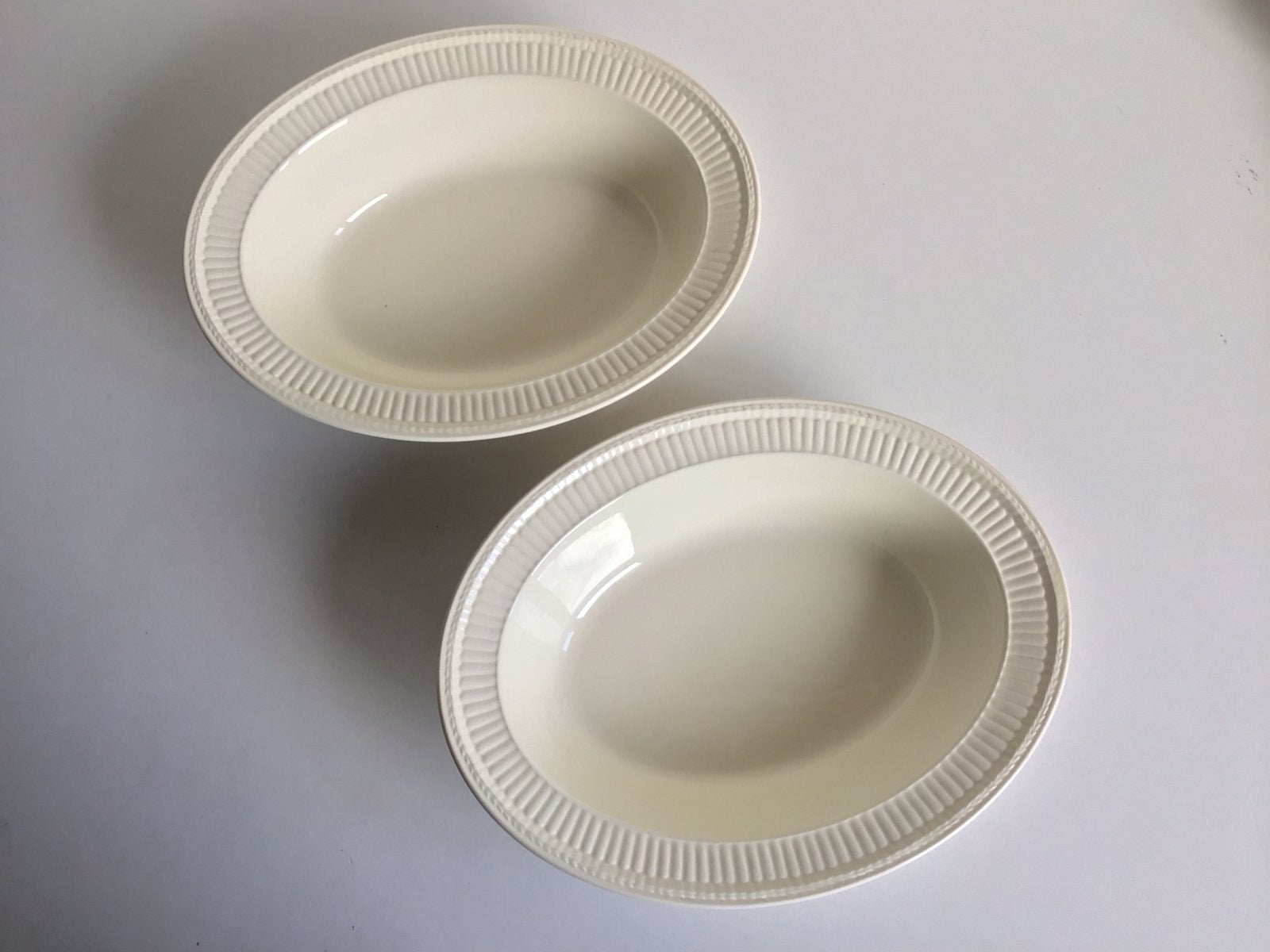 2x Edme Wedgwood ovaal groenteschaal schaal 26.5 cm - NIEUW, Huis en Inrichting, Klassiek, Nieuw, Ophalen of Verzenden, Schaal of Schalen