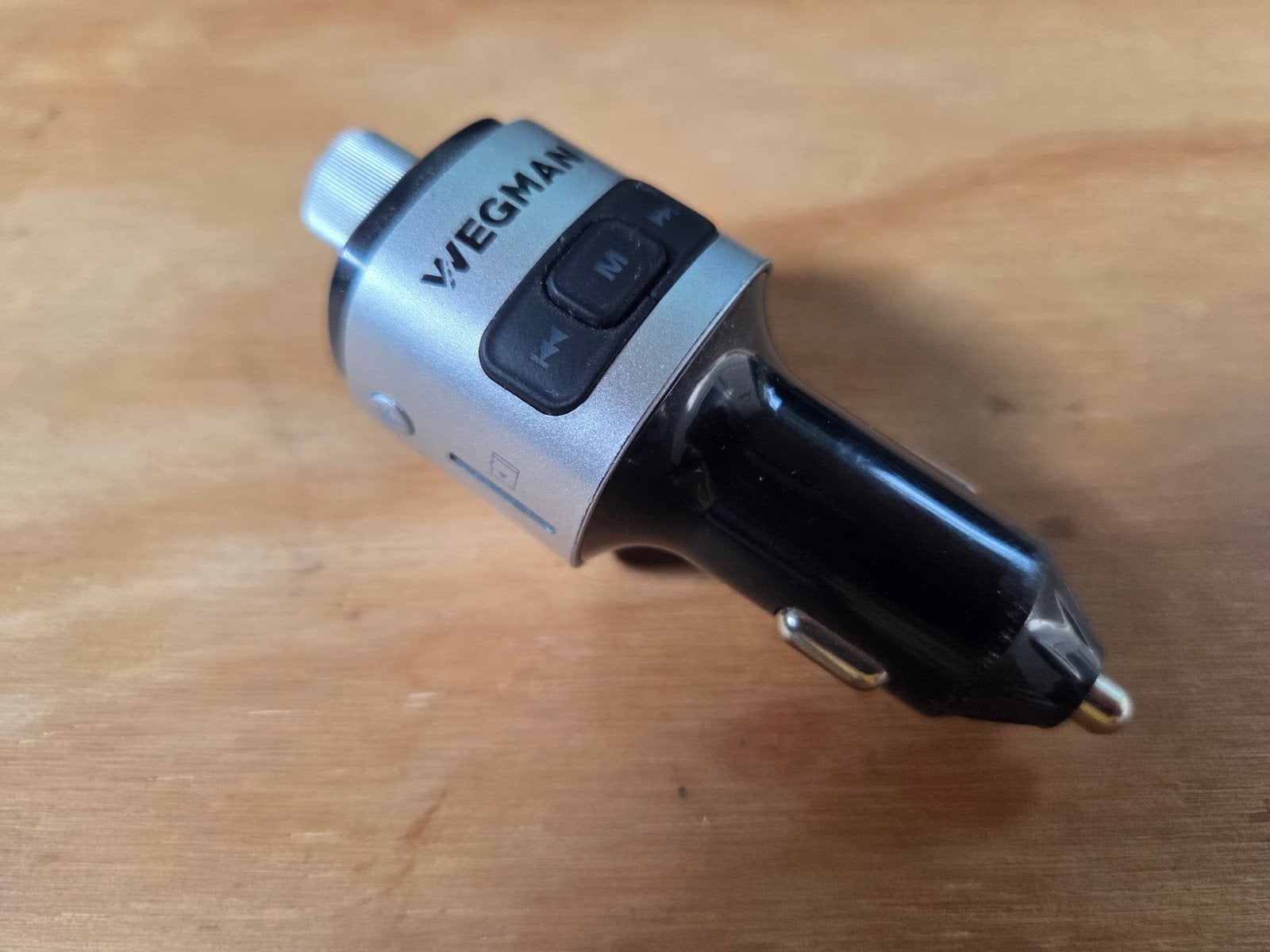 Wegman Bluetooth FM Transmitter auto met USB-oplader, Auto diversen, Ophalen, Zo goed als nieuw