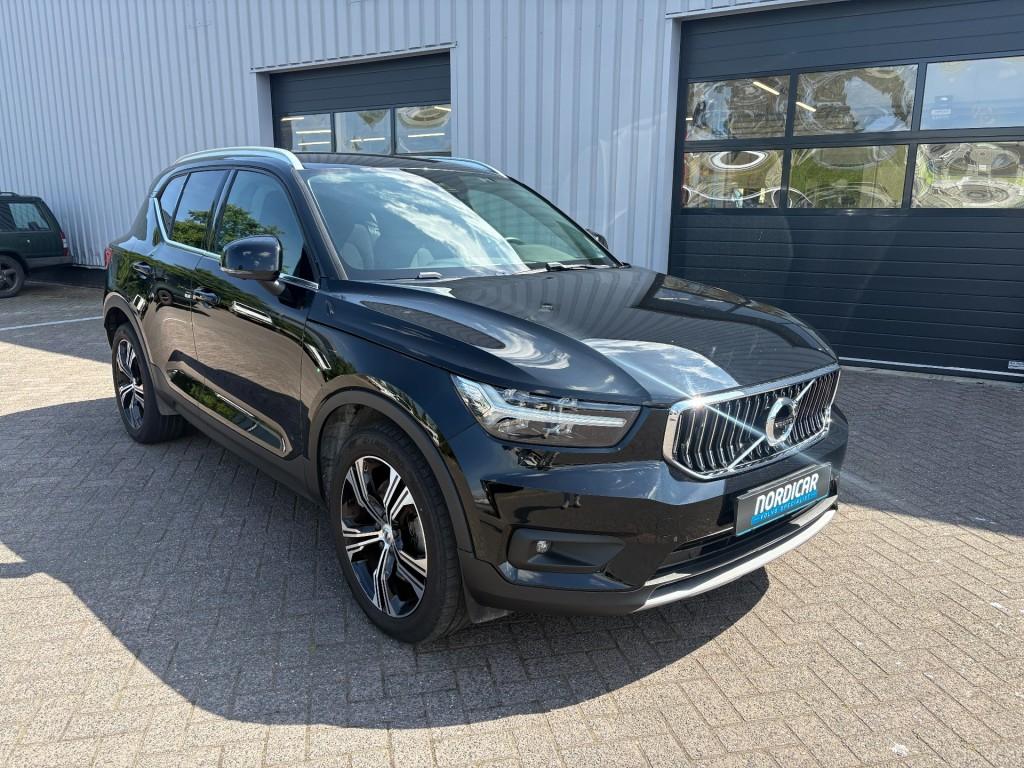 Volvo XC40 1.5 T5 Inscription Expr. 360 camera I 19 inch I A, Gebruikt, 48 km/l, Met garantie (alle), Zwart