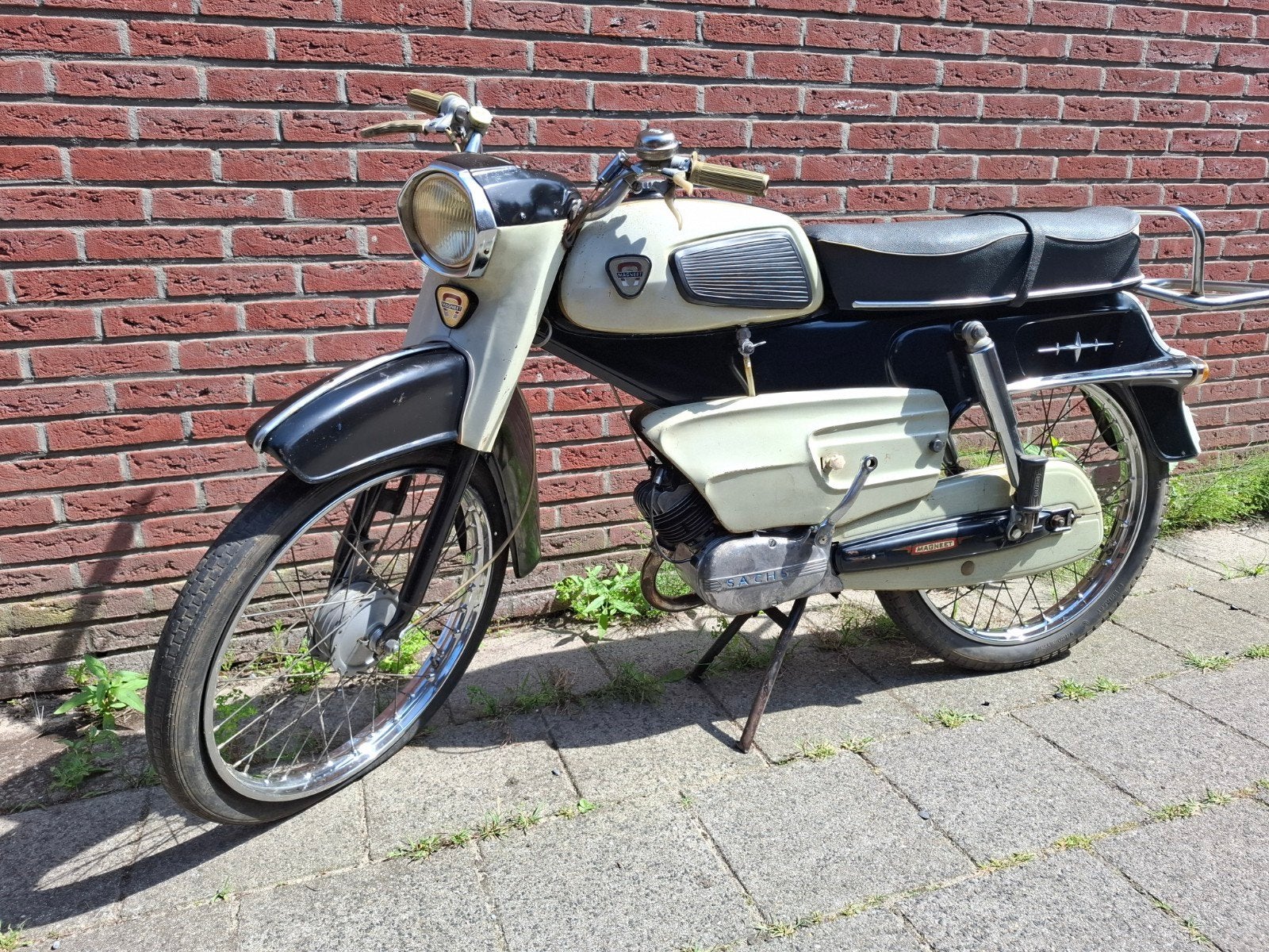 Magneet globemaster deluxe, Maximaal 45 km/u, 49 cc, 1 versnellingen, Ophalen
