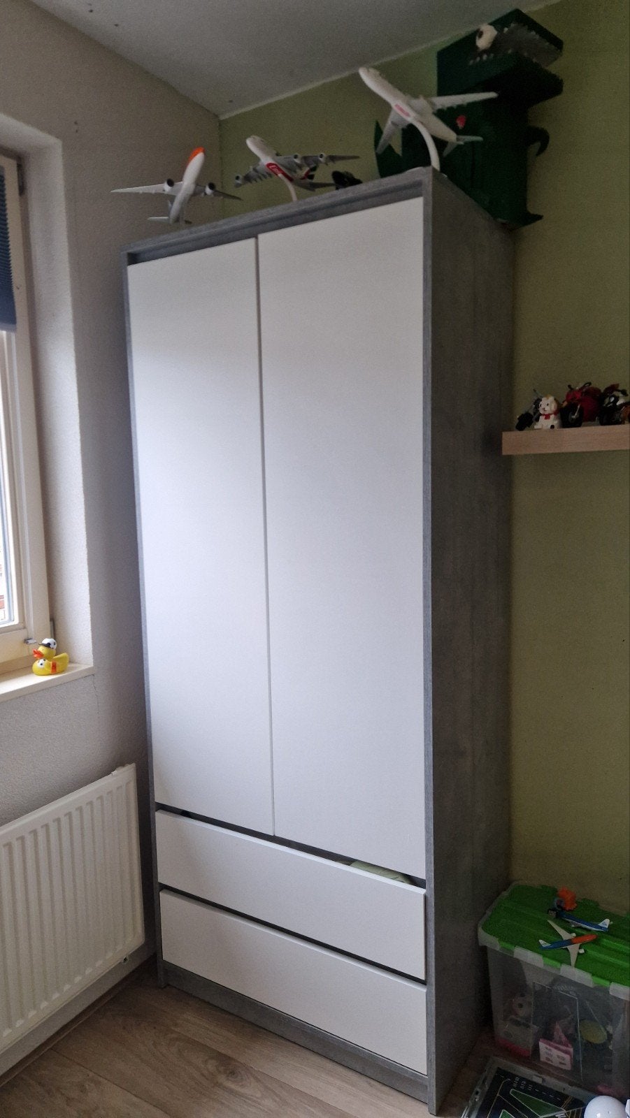 BILLUND Kledingkast, 80x193 2 deuren wit/betonkleur, Ophalen, Gebruikt, 50 tot 70 cm, 105 cm of meer