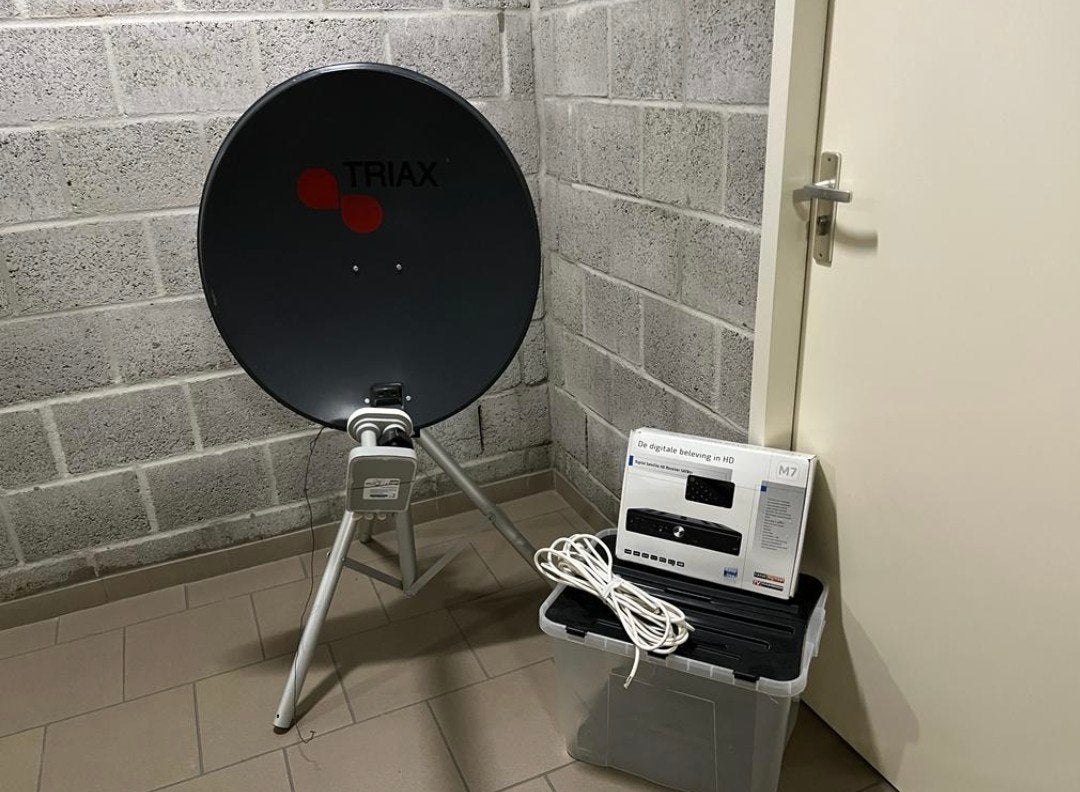 Complete Satelliet TV Set: Schotel, Ontvanger & Finder, Ophalen, Zo goed als nieuw, (Schotel)antenne, Overige merken