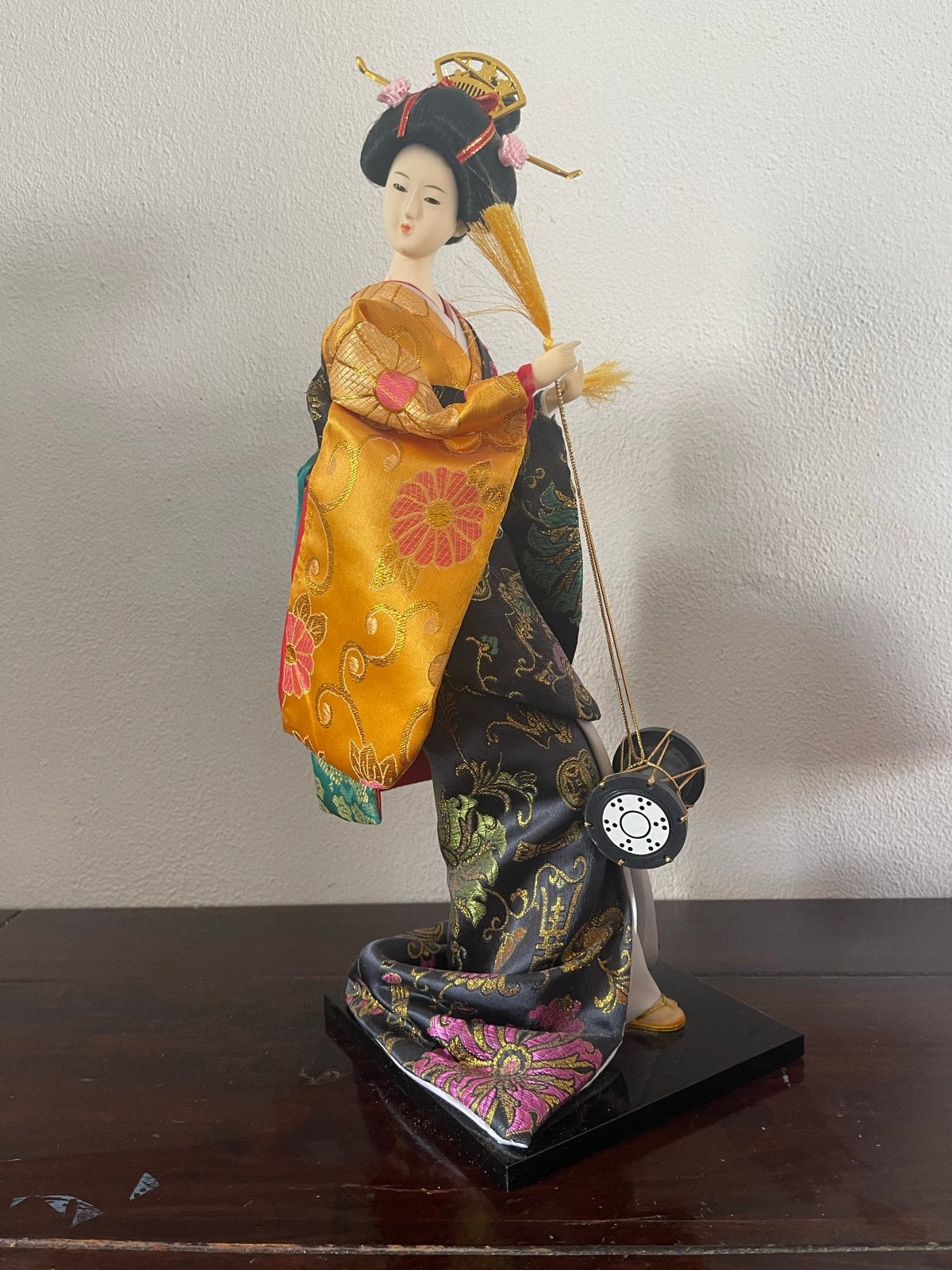 Vintage Japanse pop in originele klederdracht met trommel, Ophalen of Verzenden, Gebruikt, Pop