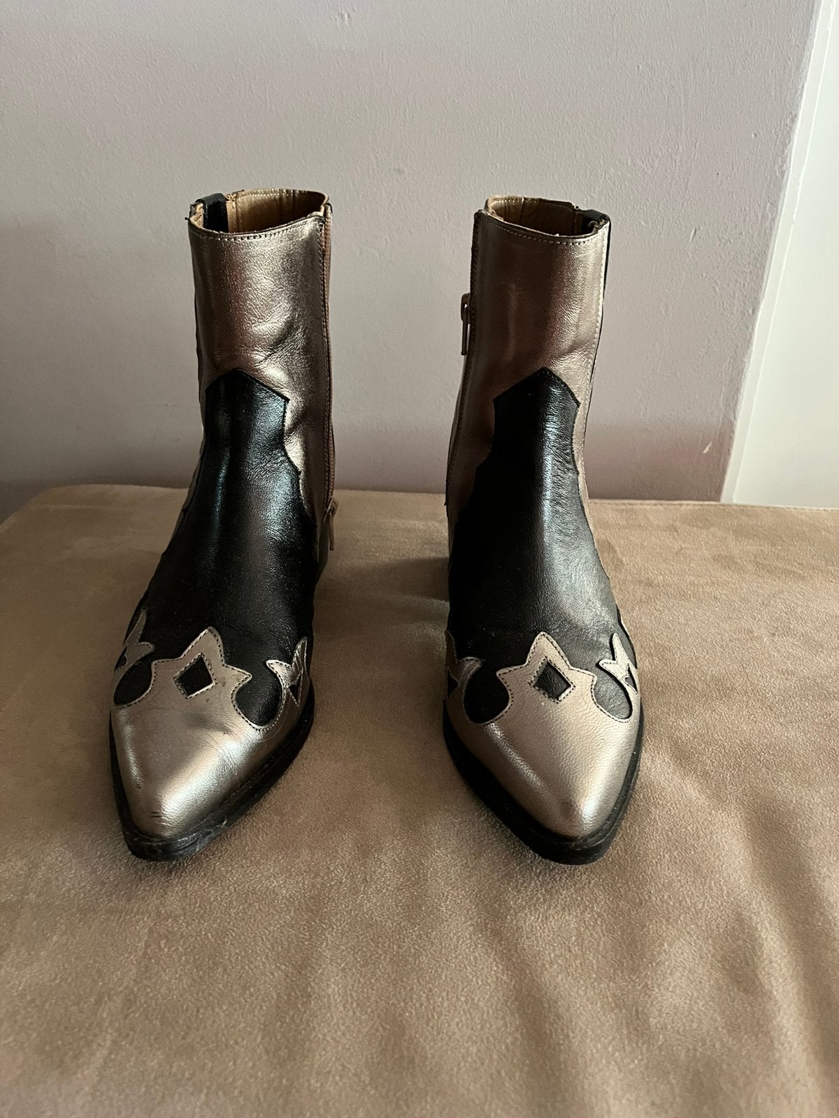 Stijlvolle cowboylaarzen met metallic details, Ophalen, Zo goed als nieuw, Overige kleuren, Lage of Enkellaarzen