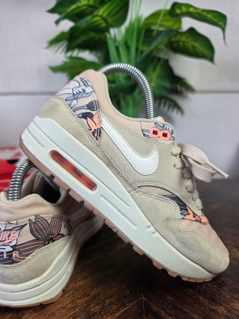 Nike Air Max 1 Aloha Floral "Rattan" maat 36, Beige, Nike, Ophalen of Verzenden, Nike