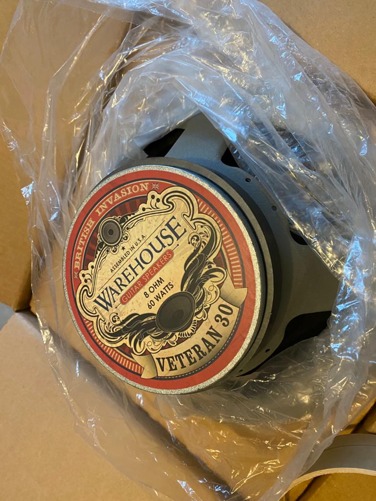 WGS Veteran 30 V30 8 ohm speaker gitaarcabinet Celestion, Muziek en Instrumenten, Versterkers | Bas en Gitaar, Ophalen, Zo goed als nieuw