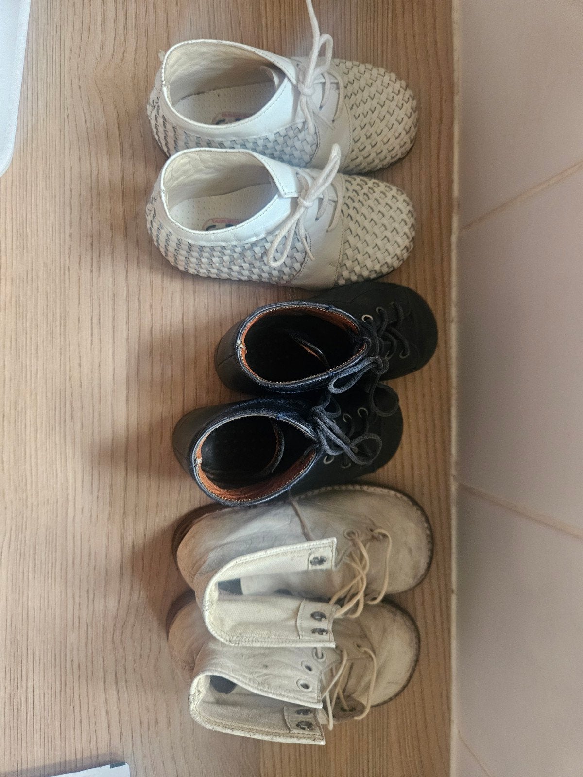 Kinderschoentjes prachtig oud brocante blauw en wit 3 paar, Ophalen
