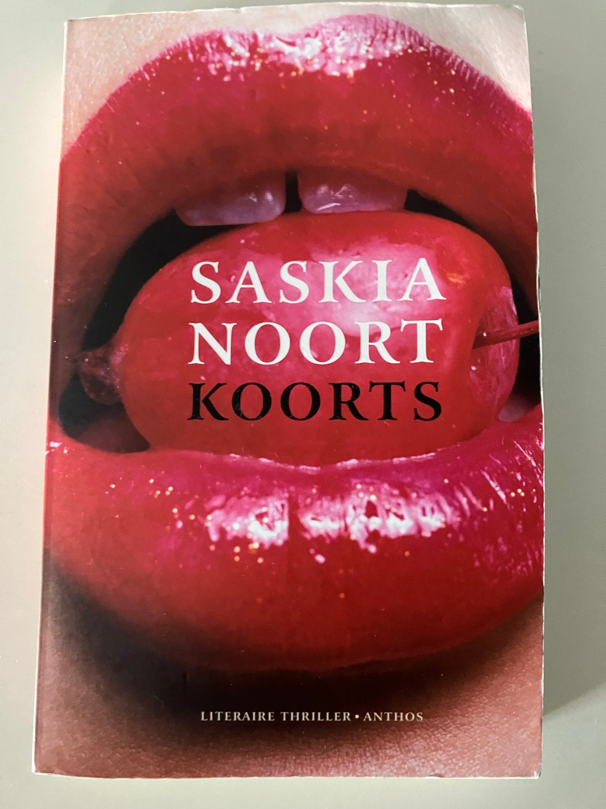 Saskia Noort - Koorts (Literaire thriller), Ophalen of Verzenden, Zo goed als nieuw, Nederland