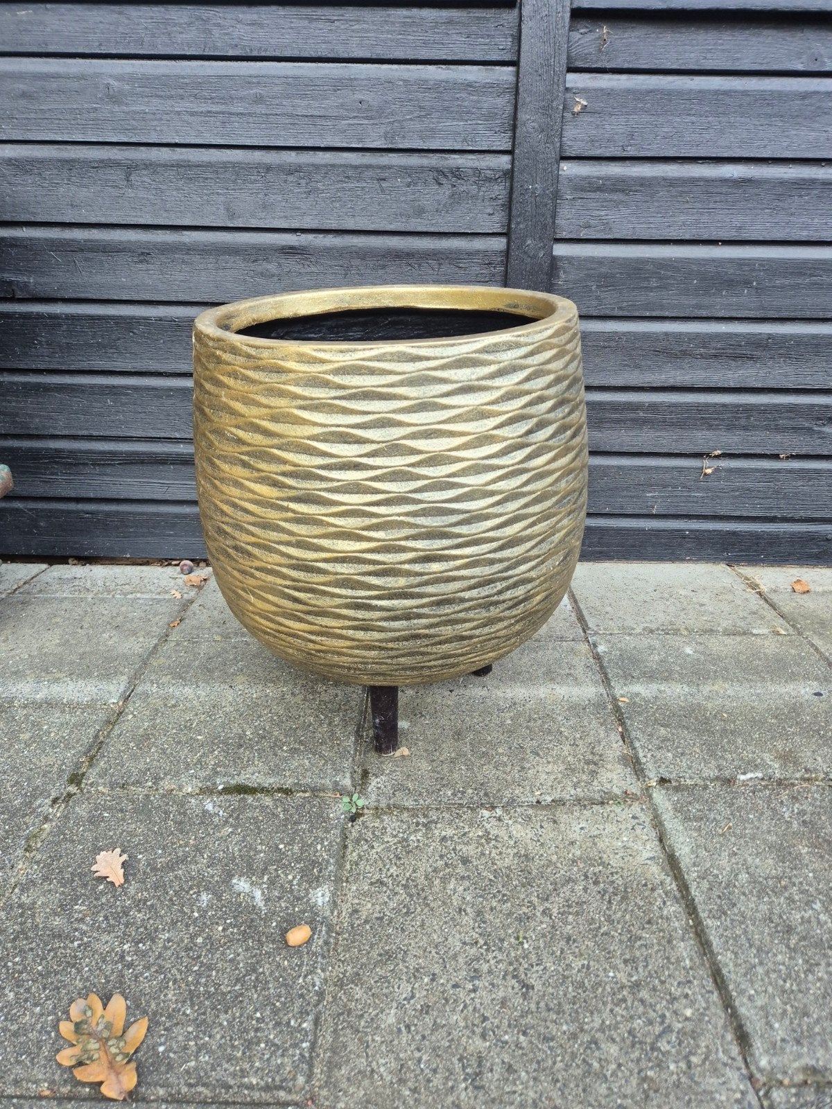 Gouden bloempot met golvend patroon, 25 tot 40 cm, Overige materialen, Gebruikt, Ophalen of Verzenden