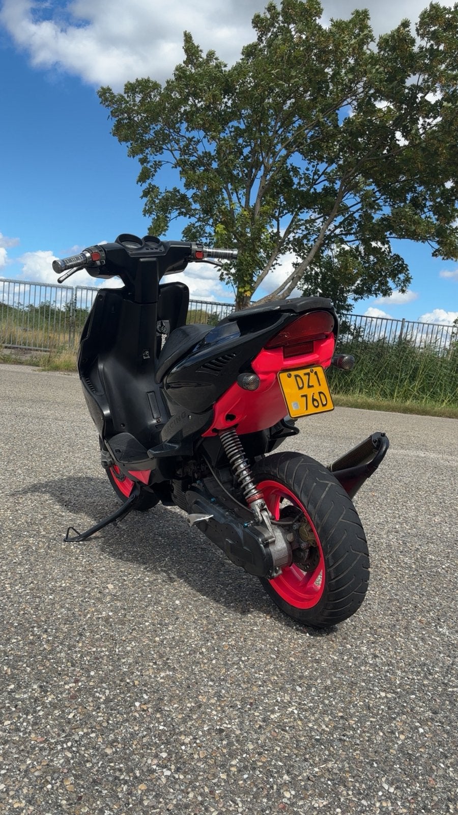 Yamaha Aerox 50cc Roze/Zwart., Ophalen, Aerox, Maximaal 45 km/u, Zo goed als nieuw