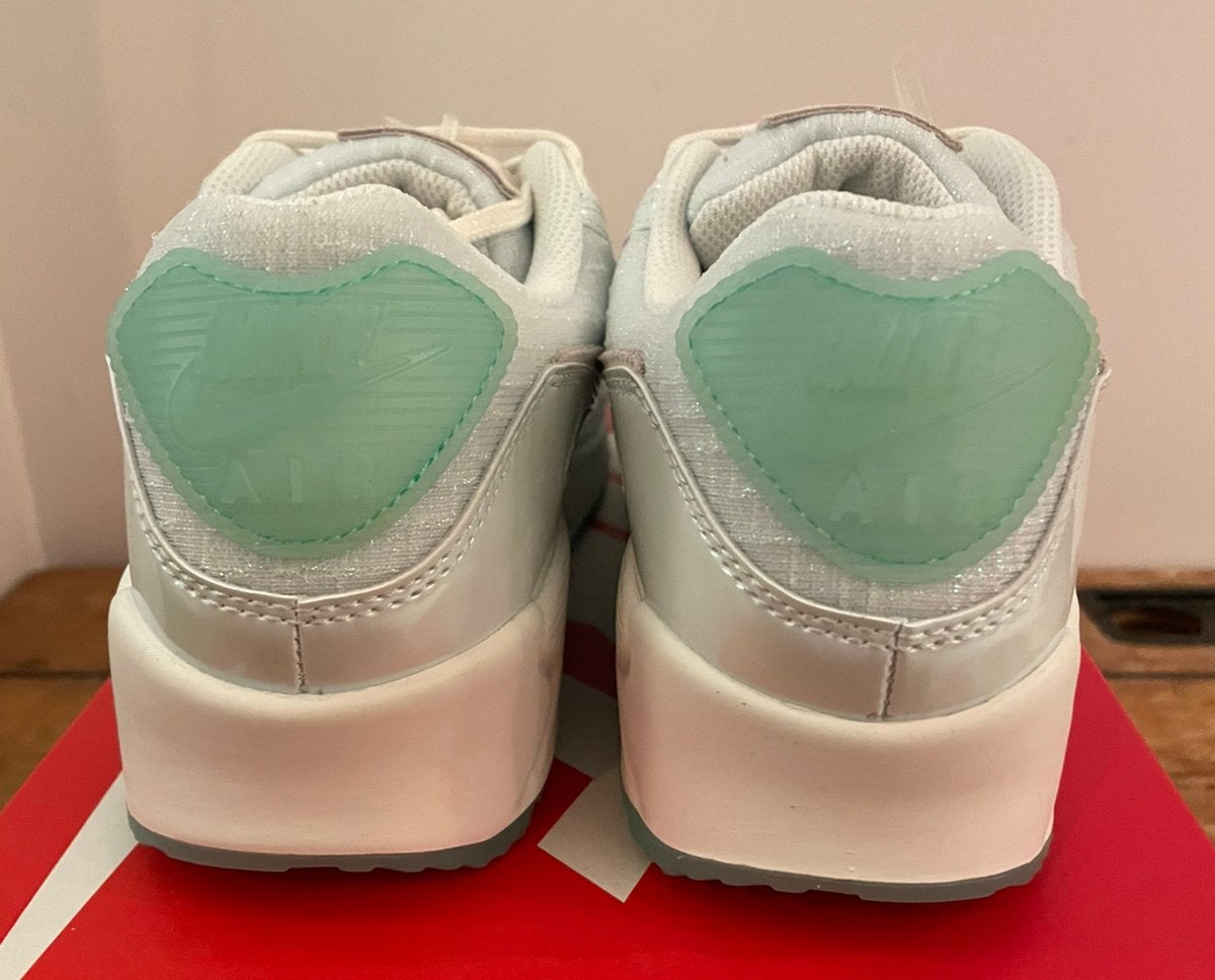 Nike Air Max 90 The Future is Clear mt 38,5, Overige kleuren, Nieuw, Ophalen of Verzenden, Sneakers of Gympen