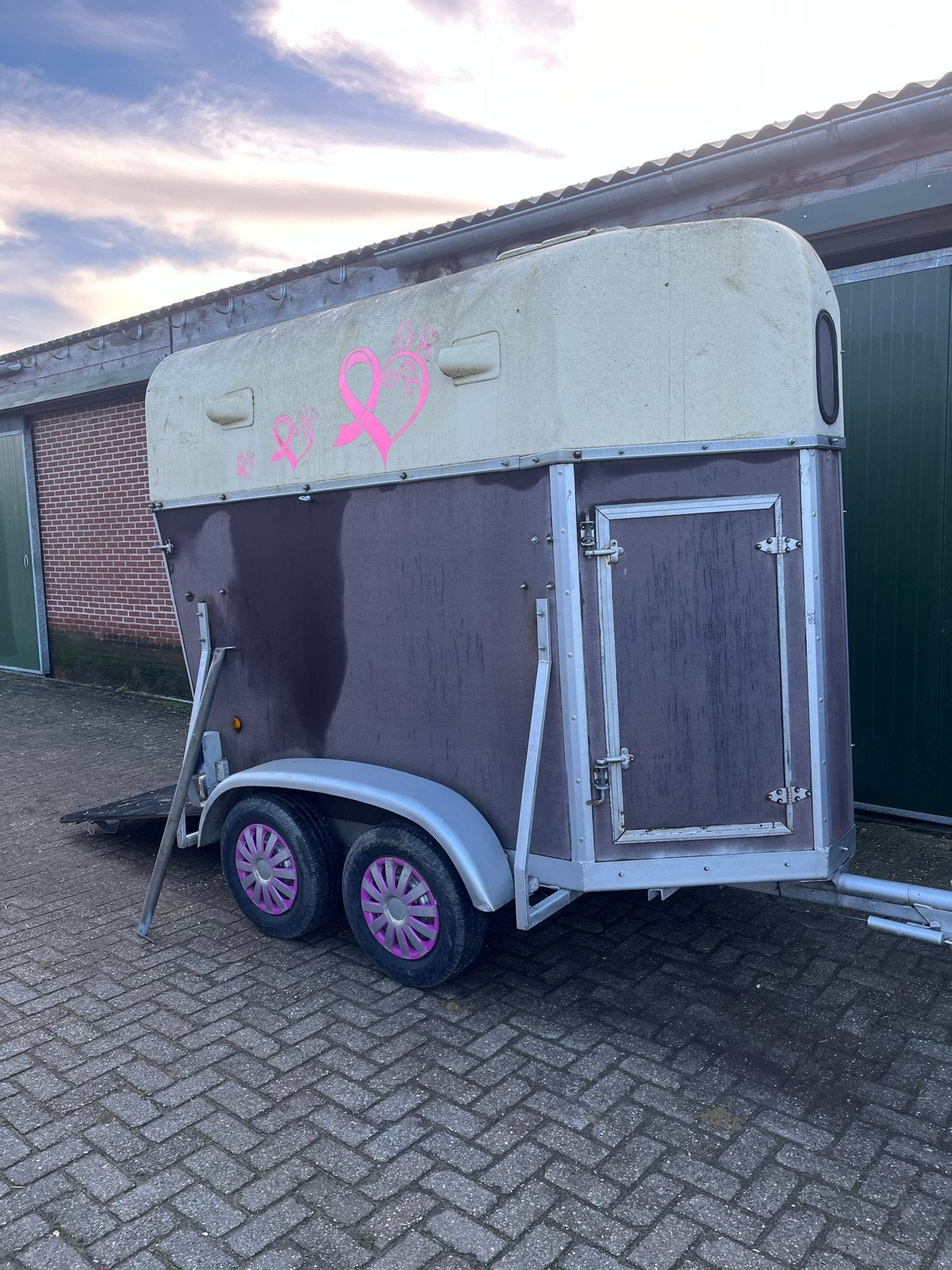 Wesco paardentrailer 1 paards  , bodem verstevigd, Ophalen, Gebruikt