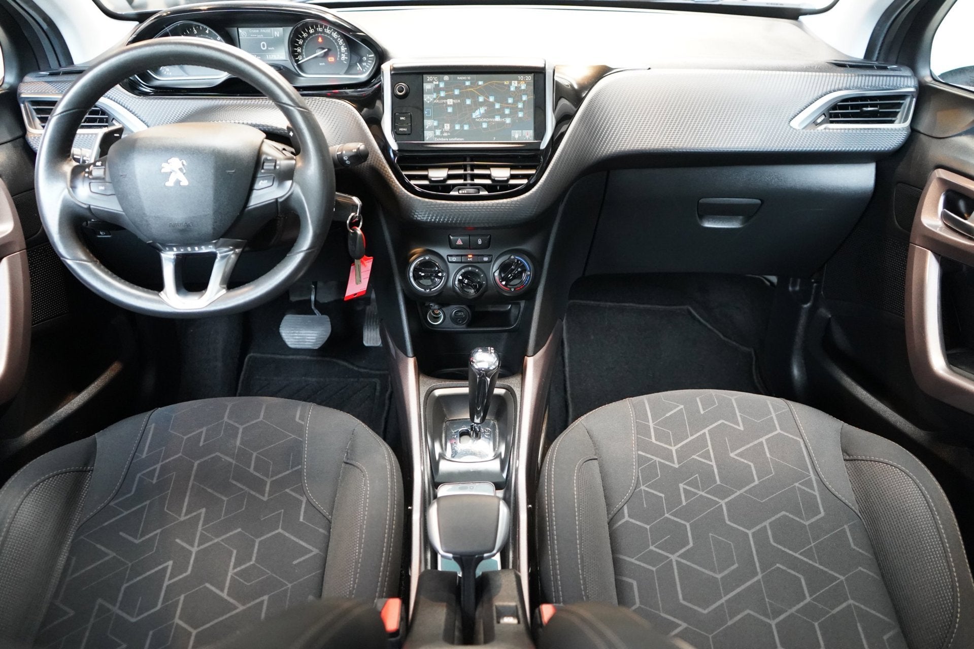 Peugeot 2008 1.2 PureTech Blue Lion | AUT | CRUISE | PDC | P, Auto's, 1199 cc, 82 pk, 770 kg, 23 km/l