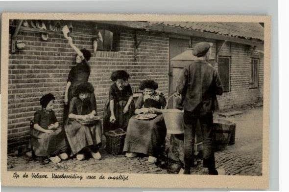 Op de Veluwe Voorbereiding Maaltijd uitg Rembrandt, Ophalen of Verzenden, 1920 tot 1940, Ongelopen, Gelderland