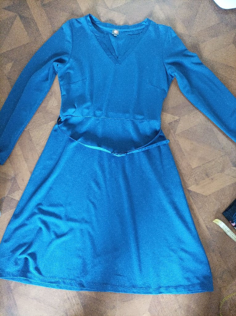 Who's that girl jurk met riempje maat M /38 blauw, Kleding | Dames, Maat 38/40 (M), Blauw, Ophalen of Verzenden, Zo goed als nieuw