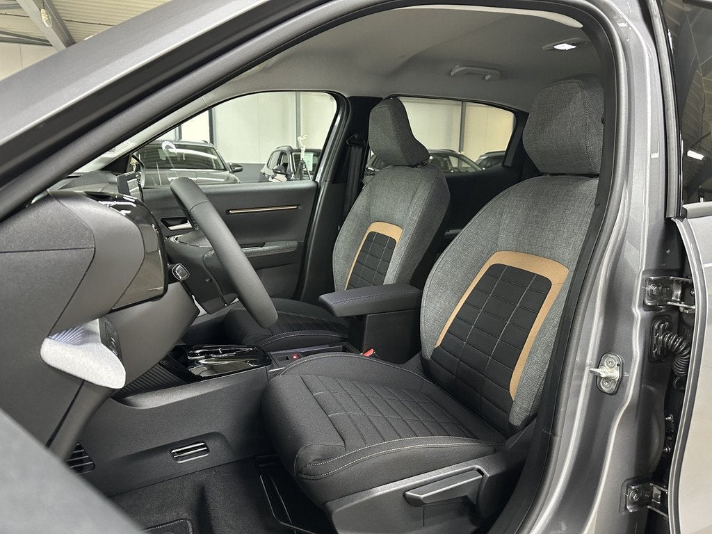 Citroën C3 Aircross 1.2 Hybrid 145pk Plus | Apple Carplay/A, Auto's, Citroën, Stof, Gebruikt, Zwart, 1199 cc