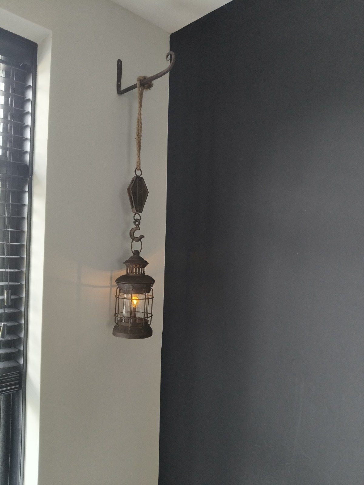 Wandlamp met katrol en lantaarn - Vintage/Industrieel, Ophalen, Gebruikt, Metaal, Bruin