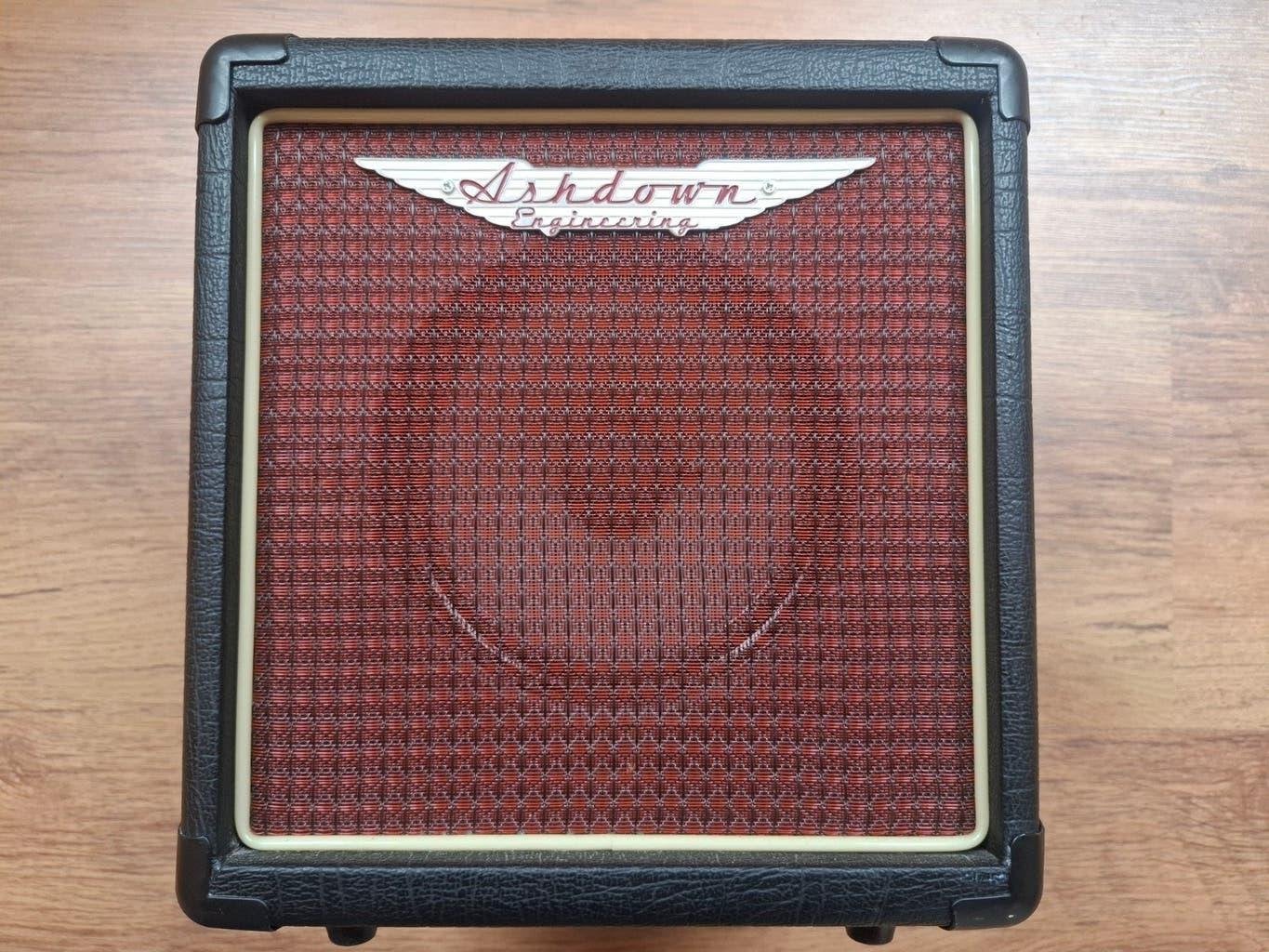 Top oefen amp Ashdown Tour Bus 10 Bass en gitaar - als nieuw, Muziek en Instrumenten, Ophalen of Verzenden, Zo goed als nieuw