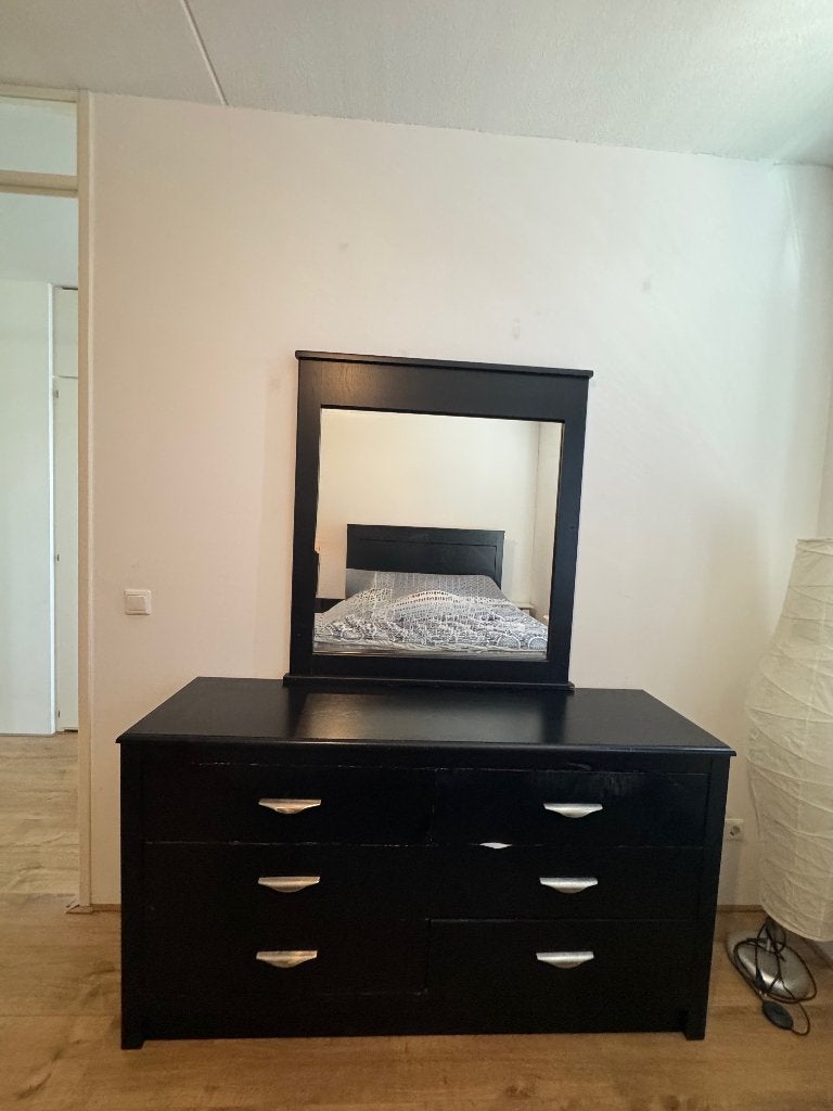 Zwarte dressoir met spiegel en 6 kastjes., Ophalen, Gebruikt, Overige materialen, 100 tot 150 cm