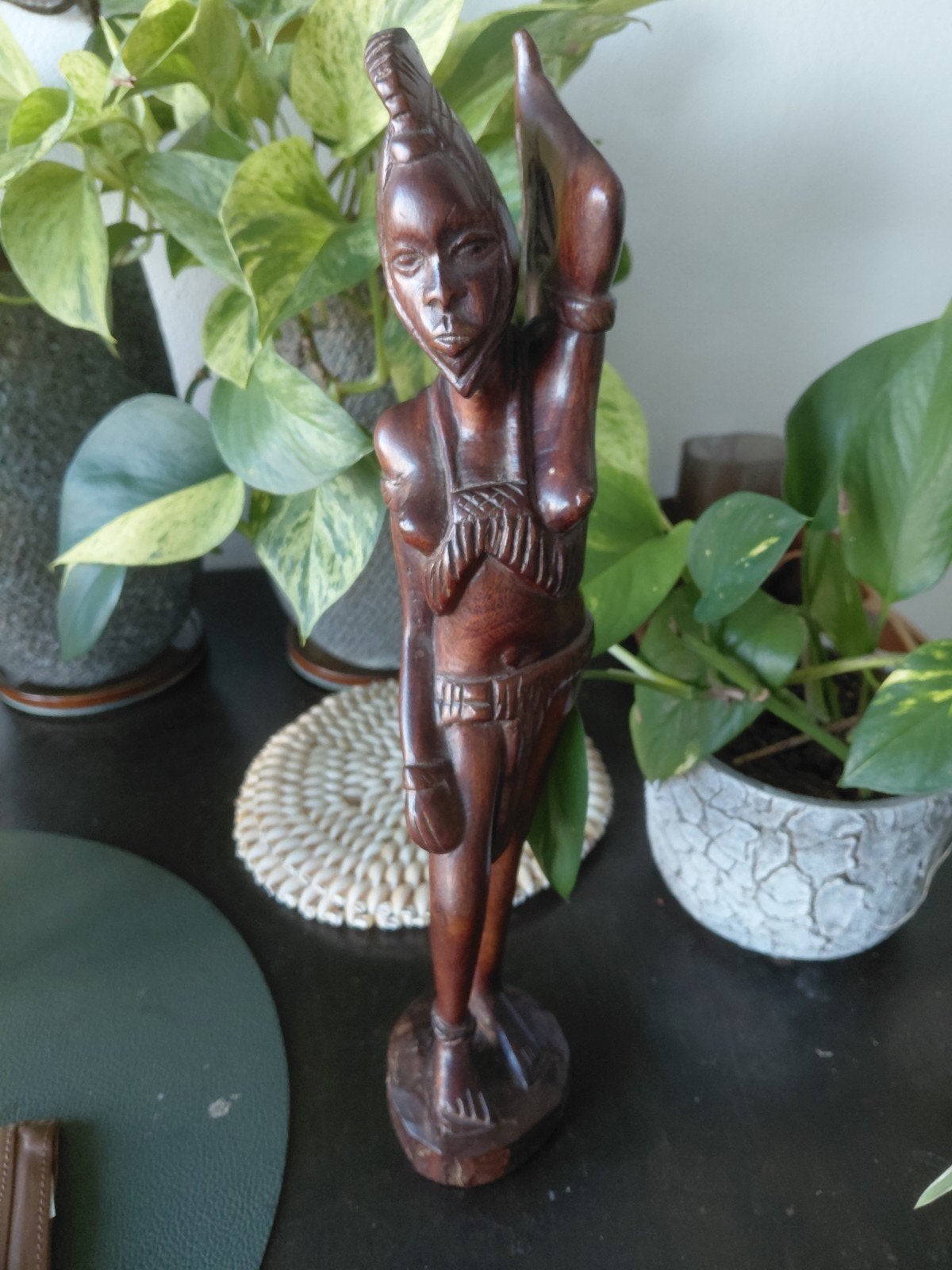 Handgesneden Afrikaans Houten Beeld van Vrouw, Antiek en Kunst, Ophalen of Verzenden, Handgemaakt, 20 - 50 cm, Beeld