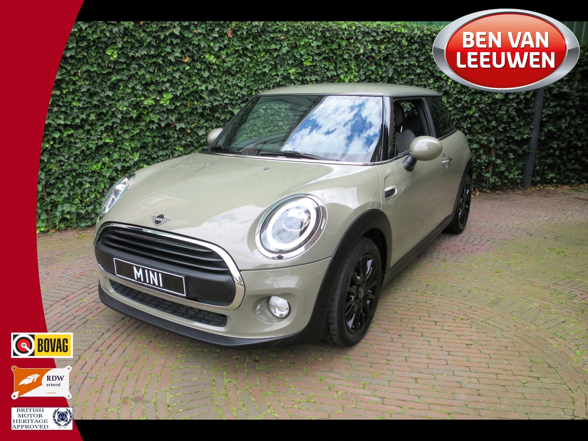 MINI Cooper 1.5 Chili F56 LCI LED, Navi, Apple CarPlay, DAB, 12 maanden, Gebruikt, 4 stoelen, Leder en Stof