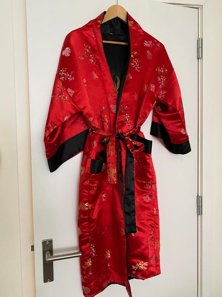 Mooie rode kimono, maat S , vraagprijs 30 eur, Ophalen of Verzenden, Zo goed als nieuw