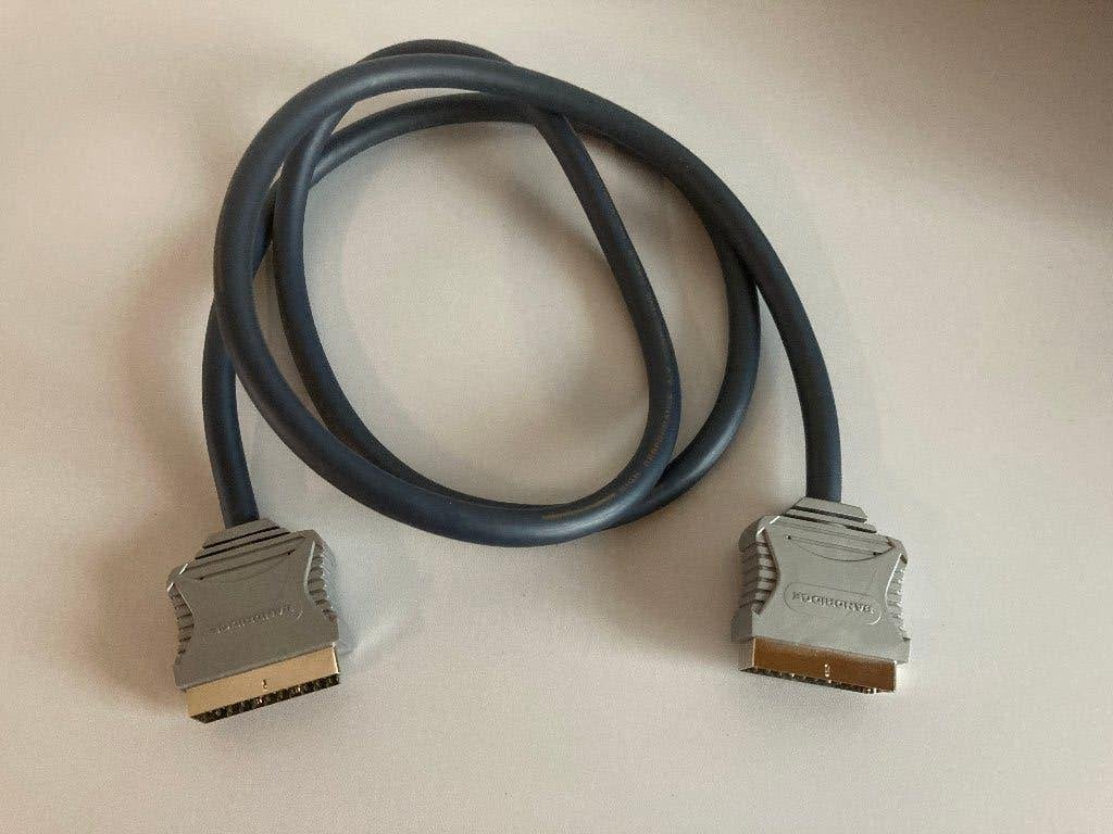 Bandridge SCART-kabel + 3-poorts splitter & adapters, Audio, Tv en Foto, Audiokabels en Televisiekabels, Ophalen of Verzenden