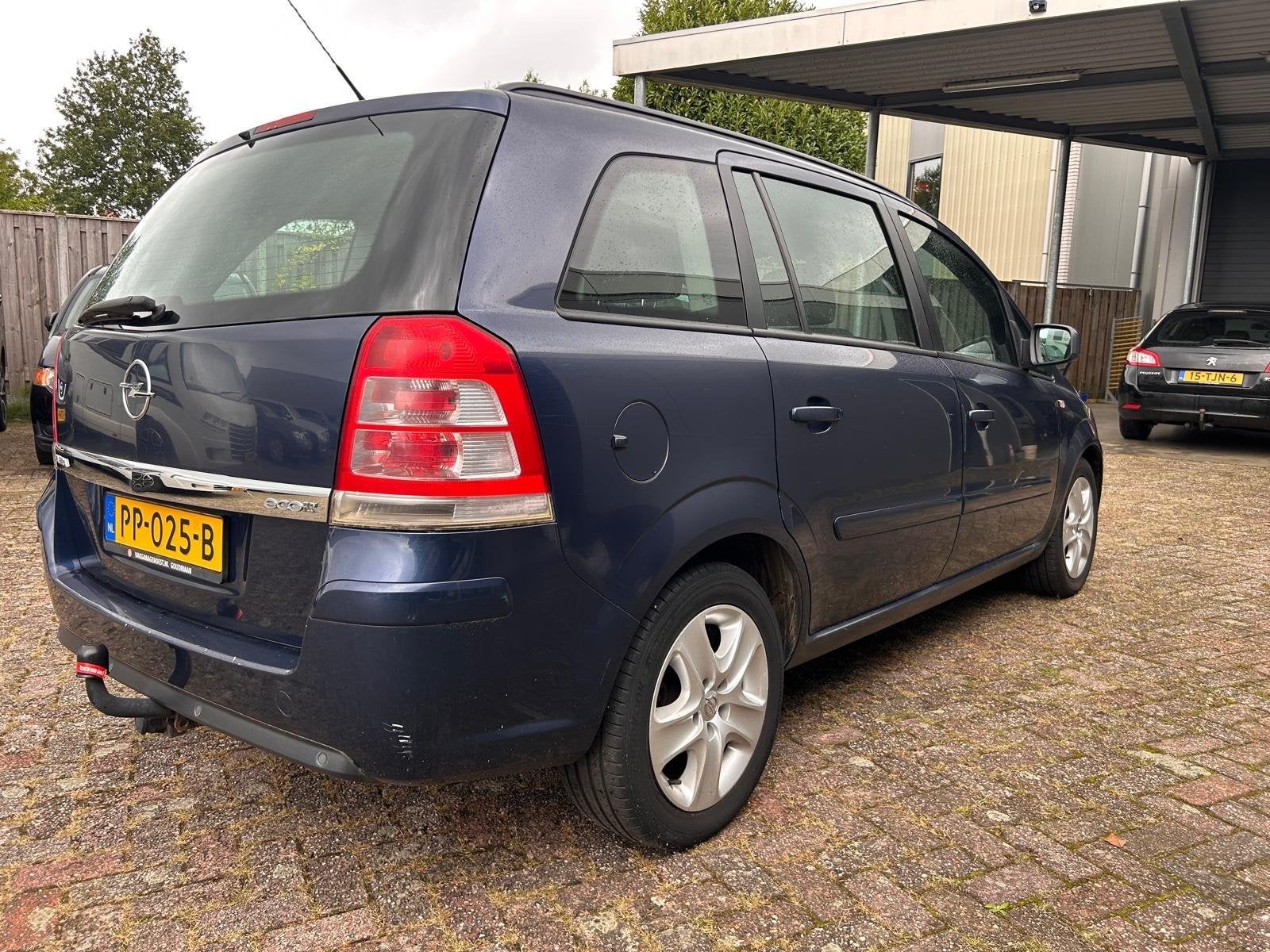 Opel Zafira 1.7 CDTi 111 years Edition | HANDEL/EXPORT MEENE, Auto's, Voorwielaandrijving, Euro 5, Gebruikt, Zwart