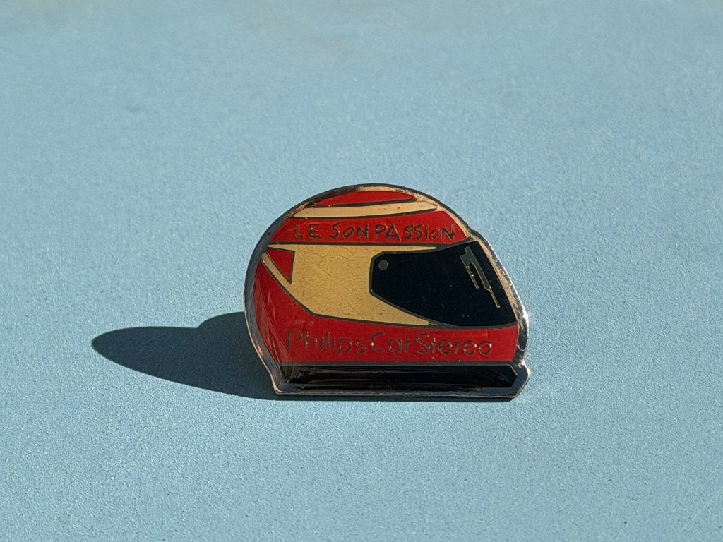 Vintage Pin met tekst "Le son passion" en Philips Car Stereo, Ophalen of Verzenden, Gebruikt, Merk, Speldje of Pin