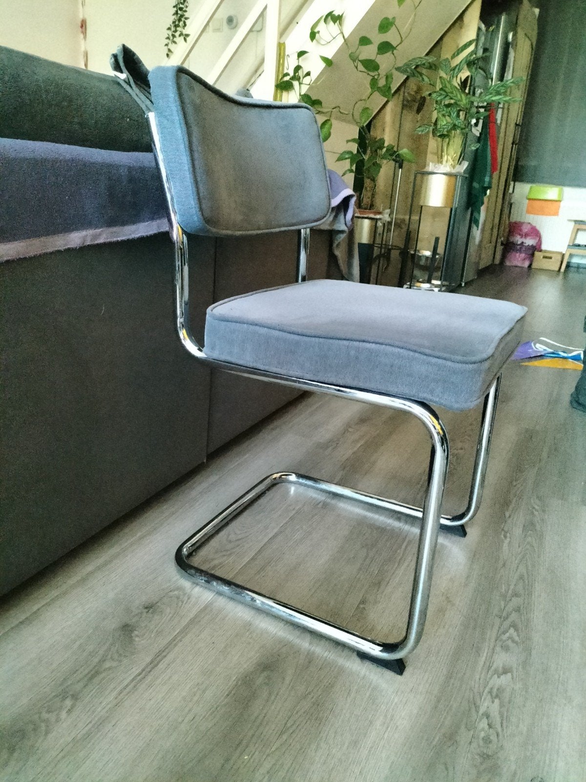 Set van 4 grijze stoelen met chromen onderstel, Ophalen, Gebruikt, Stof, Vier