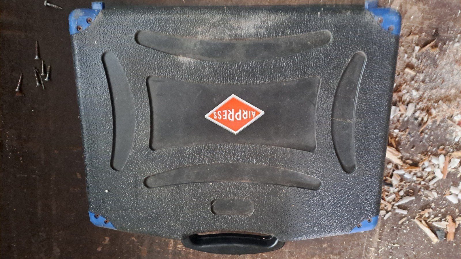 Airpress Slagmoersleutel, Ophalen