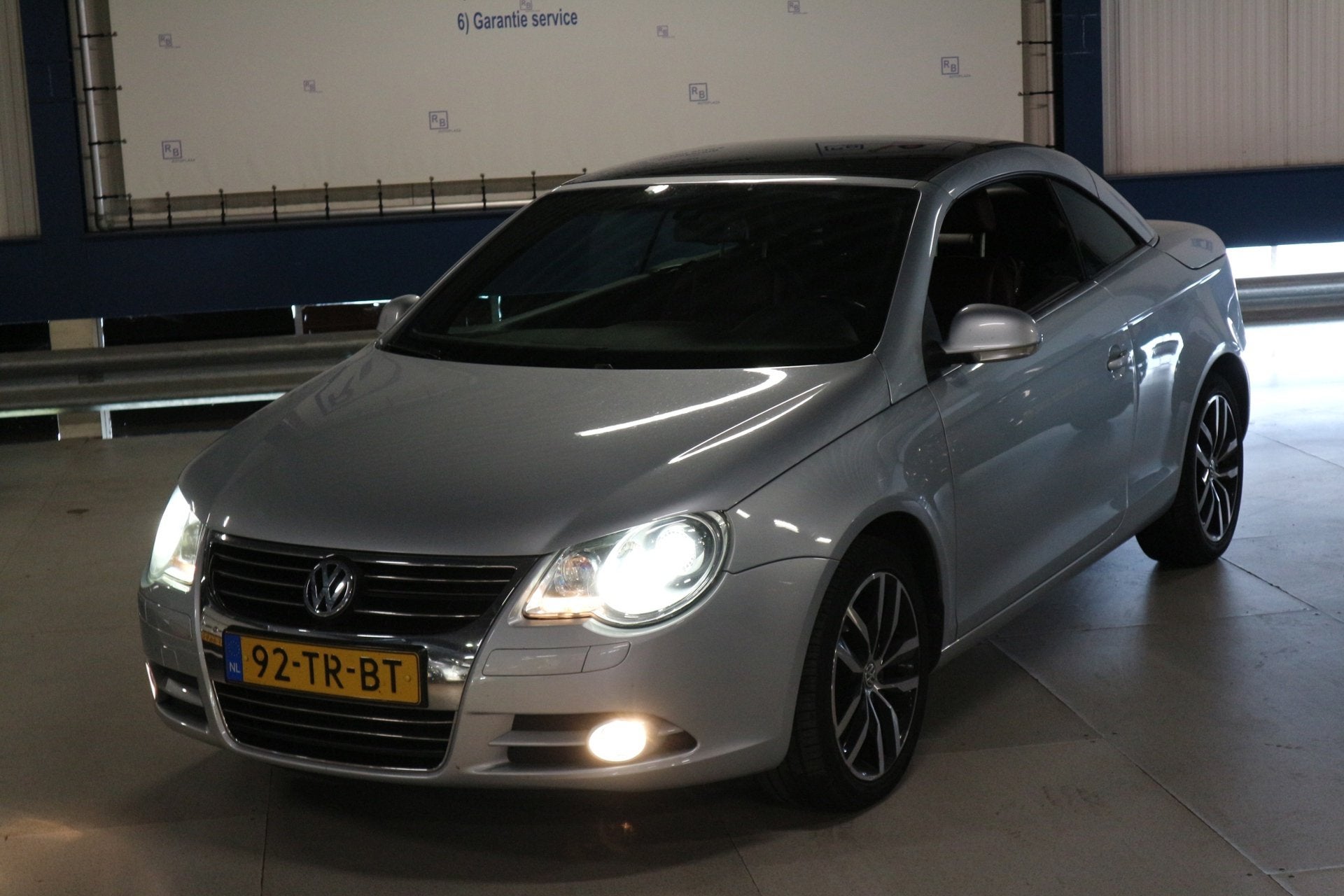 Volkswagen Eos 2.0 T-FSI / 200 PK / AUTOMAAT / LEER / XENON, Auto's, Volkswagen, Gebruikt, 1532 kg, 4 cilinders, 4 stoelen