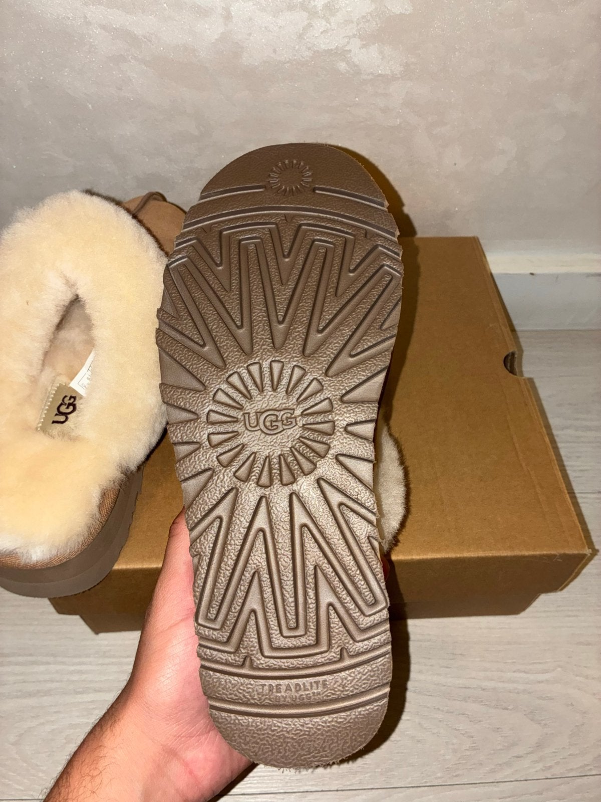 Nieuwe UGG Tasmans - Maat 38 - Bruin, Kleding | Dames, Schoenen, Ophalen of Verzenden, Nieuw, Bruin, Pantoffels of Sloffen