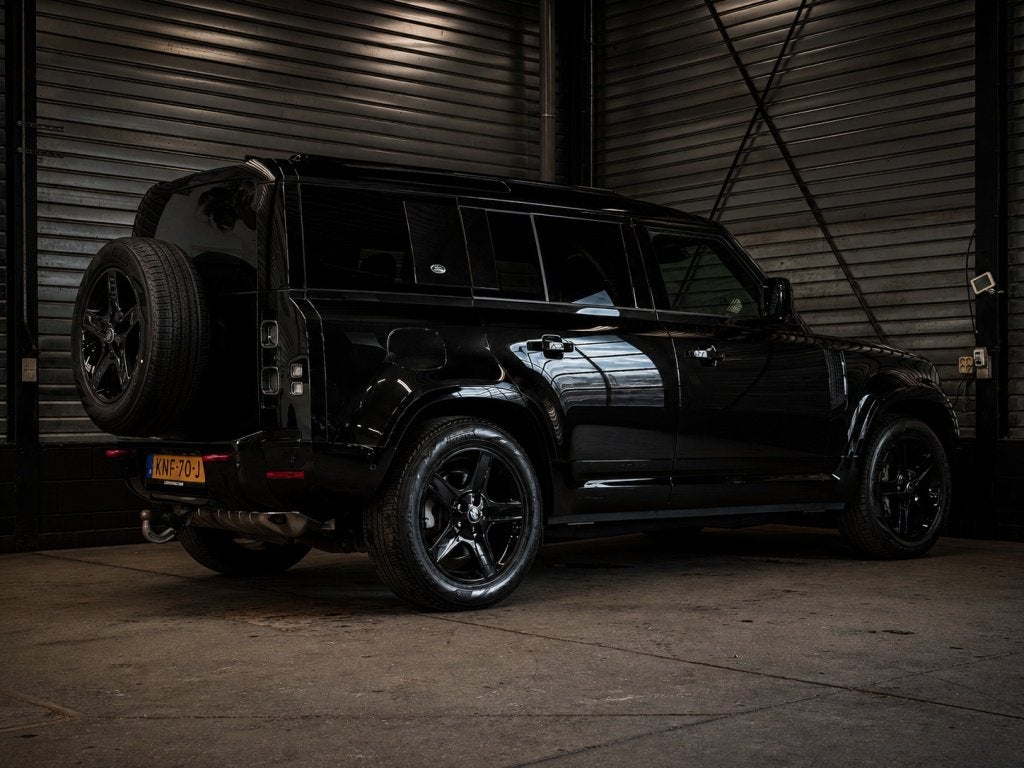 Land Rover Defender 110 Hybrid X-Dynamic P400e SE | Pano | T, Auto's, Land Rover, Automaat, Gebruikt, 4 cilinders, 15 kWh