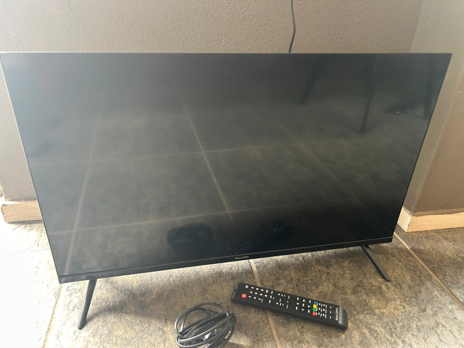 Salora tv 32 inch, compleet met afstandsbediening, LED, 50 Hz, Zo goed als nieuw, Ophalen