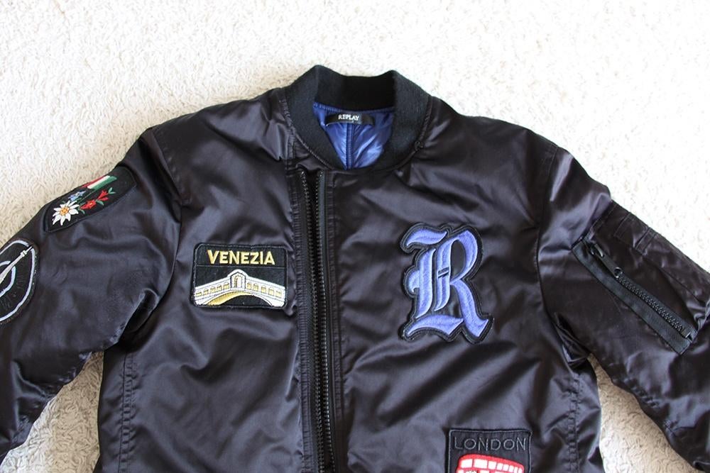 Zeer Mooie gevoerde Replay Jas (M) € 95,-, Maat 38/40 (M), Zwart, Replay, Ophalen of Verzenden