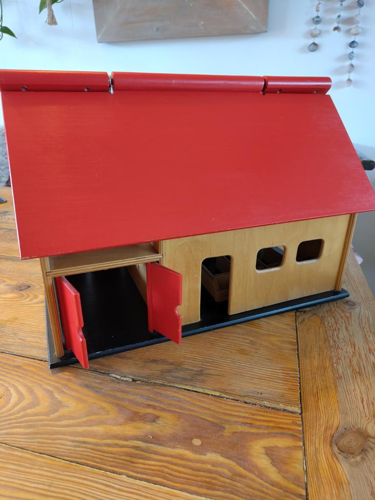 Houten boerderij, Ophalen of Verzenden, Zo goed als nieuw, Poppenhuis