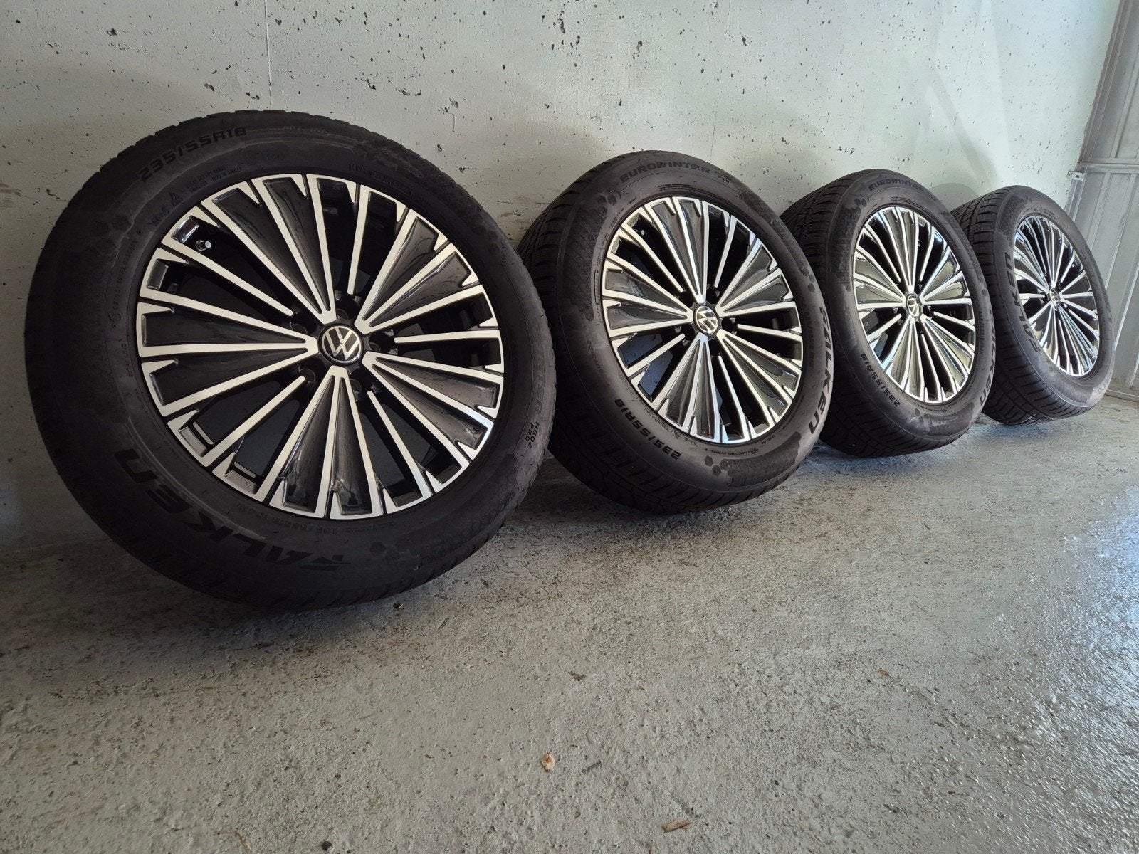 5x112 / 18inch ORGINEEL VW TAYRON / TIGUAN WINTERSET, Ophalen, 18 inch, Banden en Velgen, Winterbanden