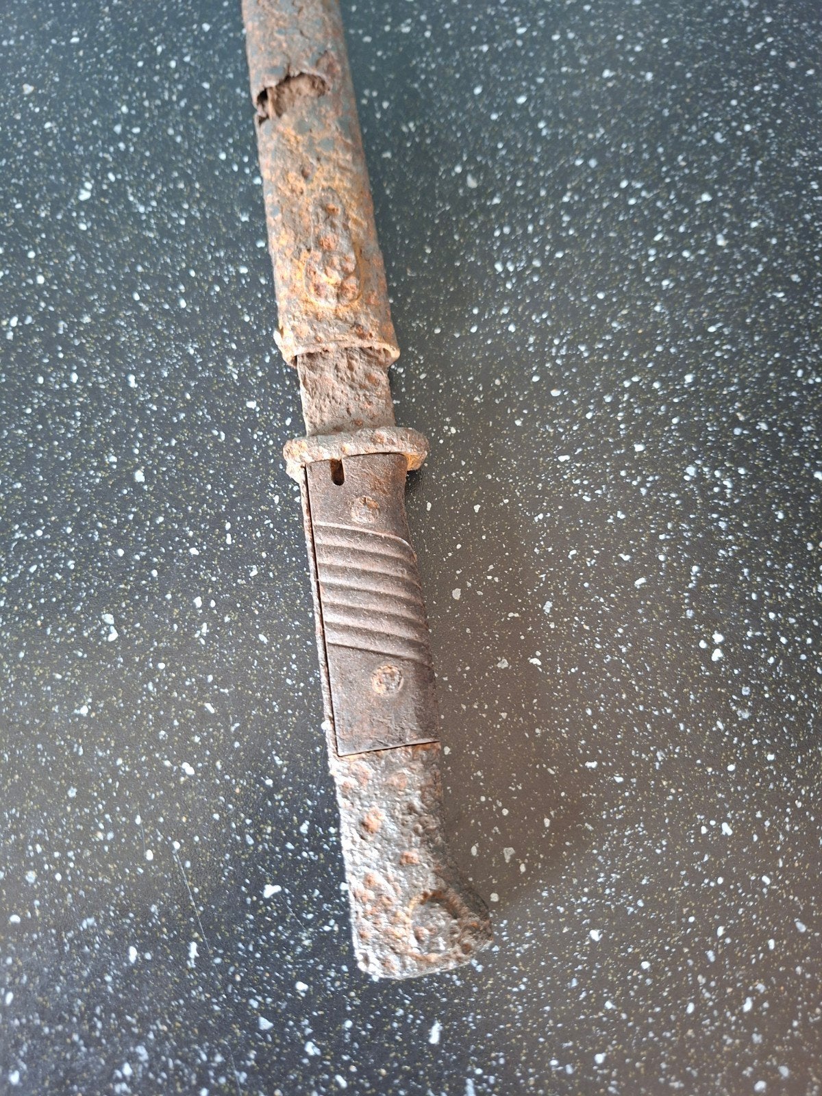 ww2 wo2 Duitse bodemvondst k98 mauser in schede, Ophalen of Verzenden, Duitsland, Mes of Dolk