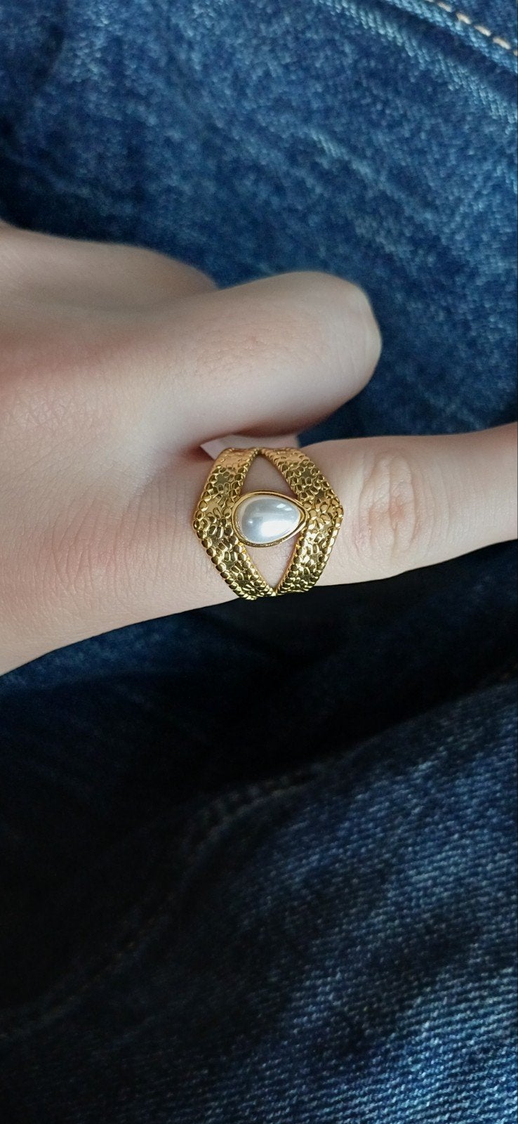 Gouden ring met parel - Verstelbaar en elegant, Overige materialen, Nieuw, Ophalen of Verzenden, 17 tot 18